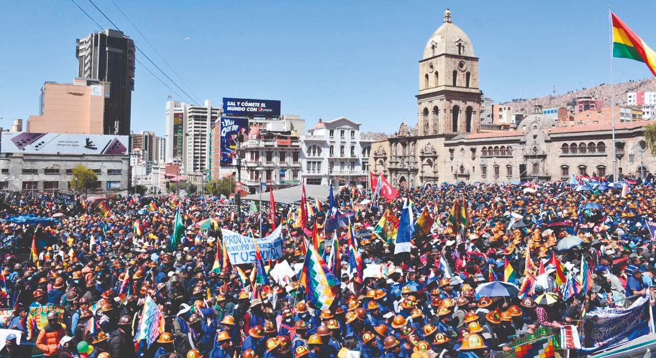 CabildosBolivia5161023