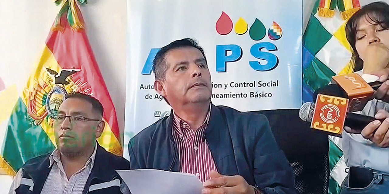 Alejandro Araujo, en conferencia de prensa. | Foto: Gonzalo Jallasi
