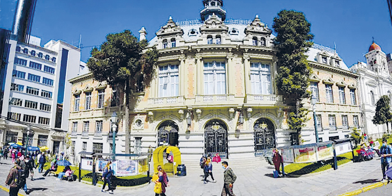 Frontis de la Alcaldía de La Paz. | Foto: Amun