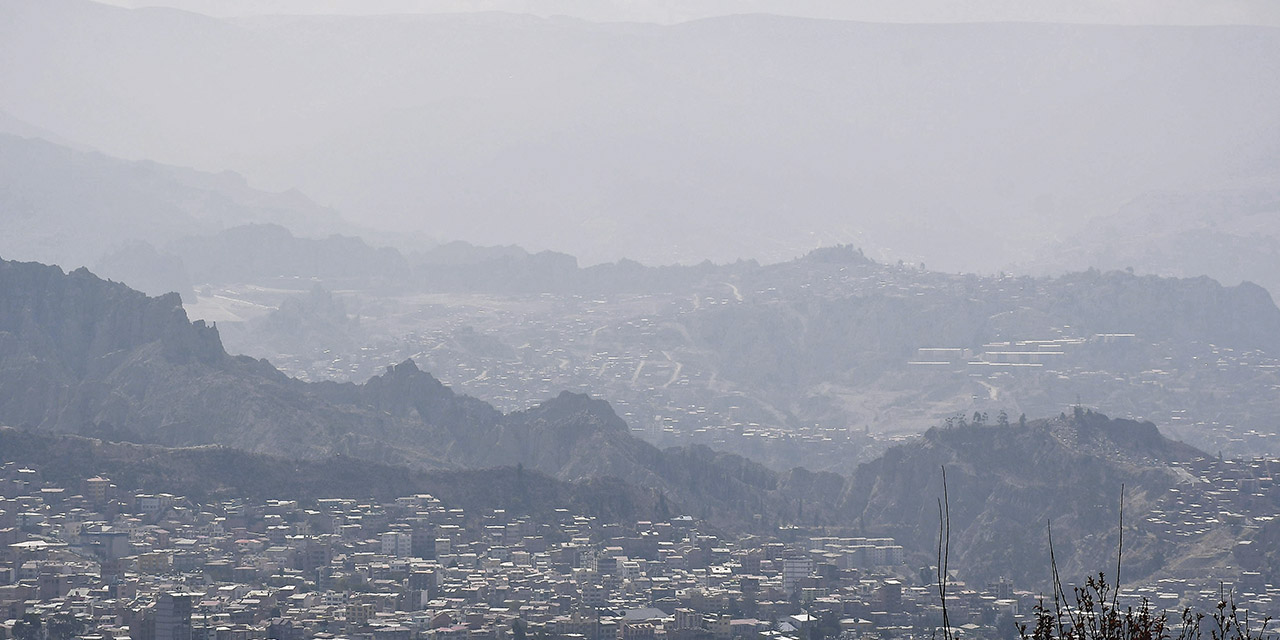La ciudad de La Paz ha alcanzado un nivel alarmante, con un Índice de Calidad del Aire (ICA) de 188, lo que representa un riesgo alto.