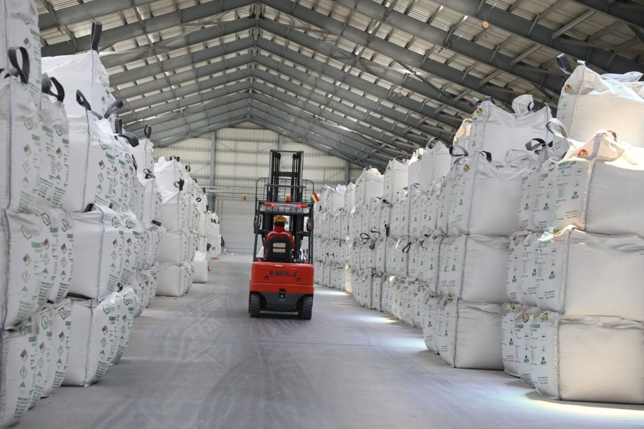 Producción de carbonato en la planta de YLB.