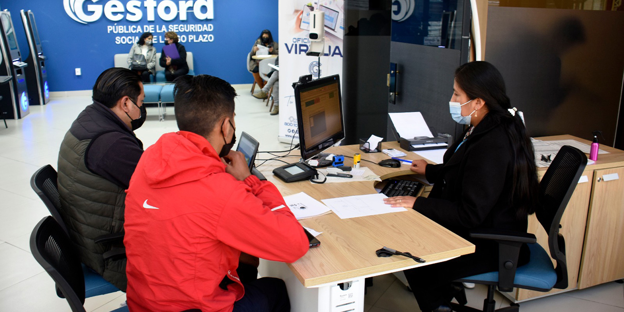 Punto de atención al público en las oficinas de la Gestora. (Foto: Gonzalo Jallasi)