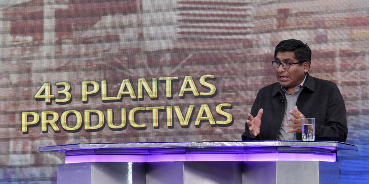El ministro de Producción, Néstor Huanca, en entrevista con Bolivia TV. (Foto: Gonzalo Jallasi)