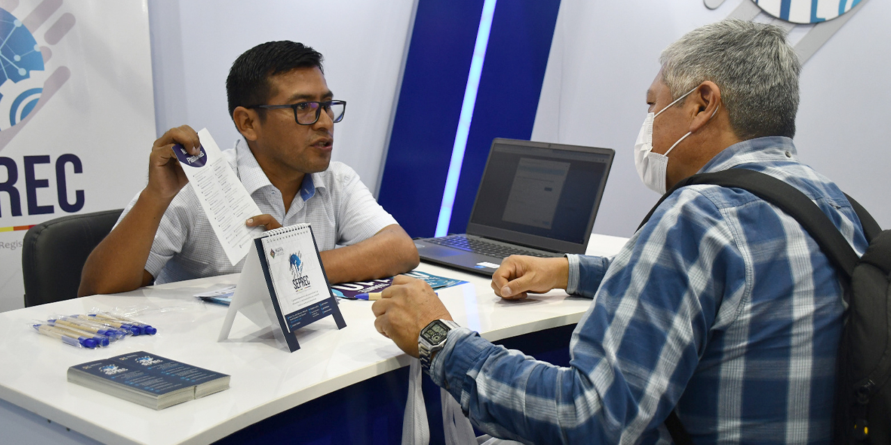 Atención al cliente en oficinas del Seprec. (Foto: Seprec)