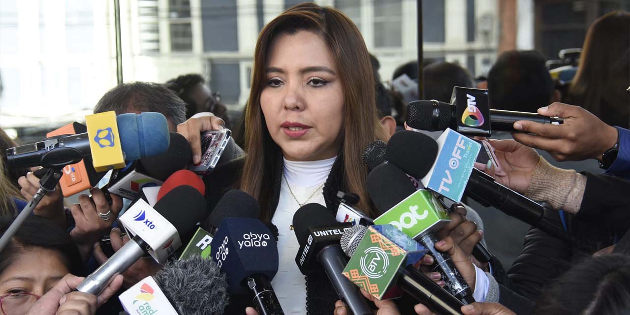 La Viceministra de Comunicación ratifica que en Bolivia existe estabilidad de precios