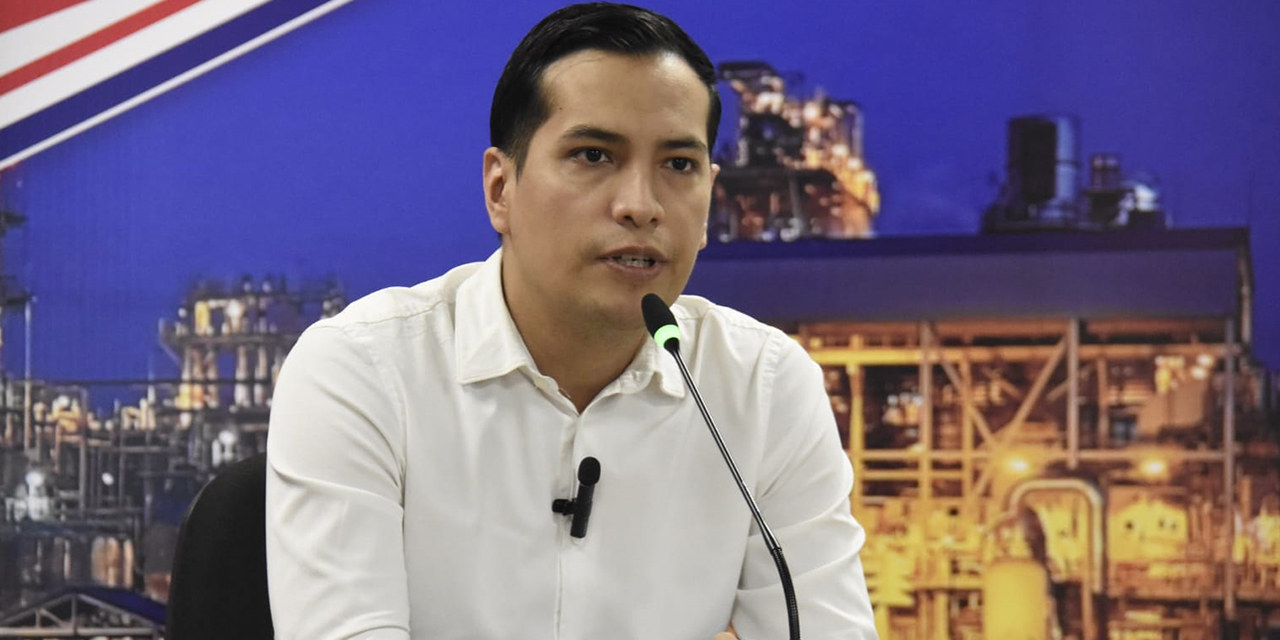 Ariel MontañoEspecialistaYPFB1105