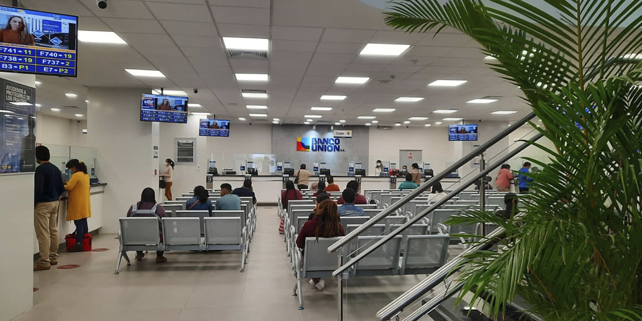 Una de las sucursales del Banco Unión. (Foto: Archivo)