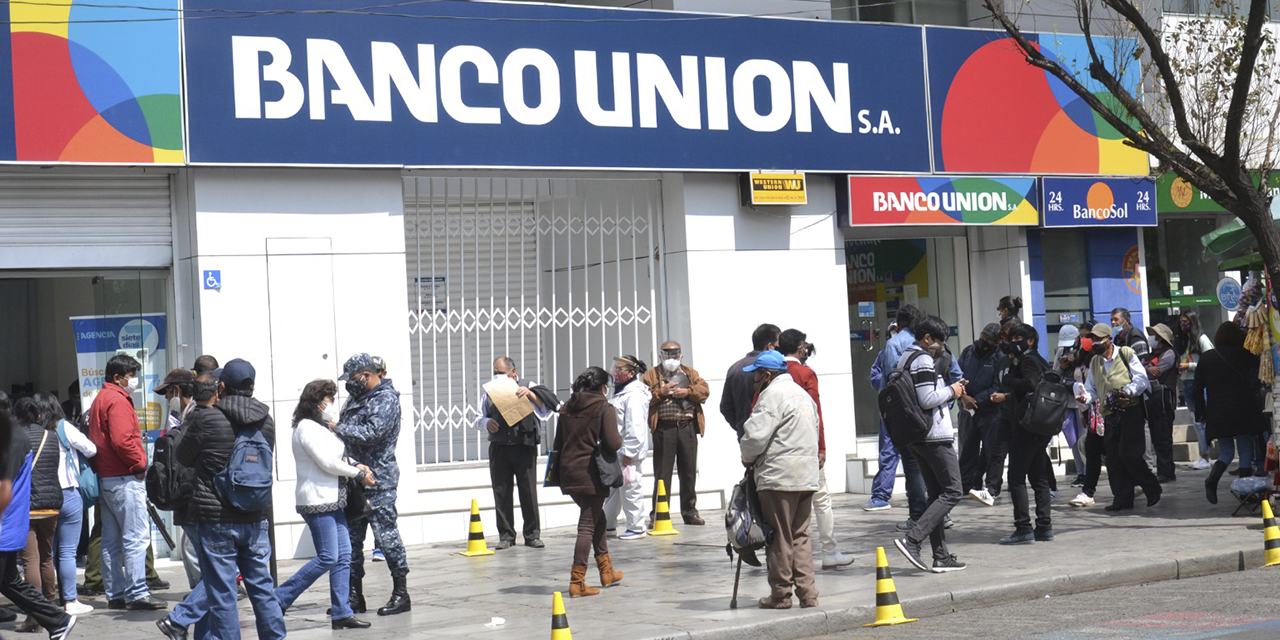 Frontis del Banco Unión en La Paz. (Foto: Archivo)
