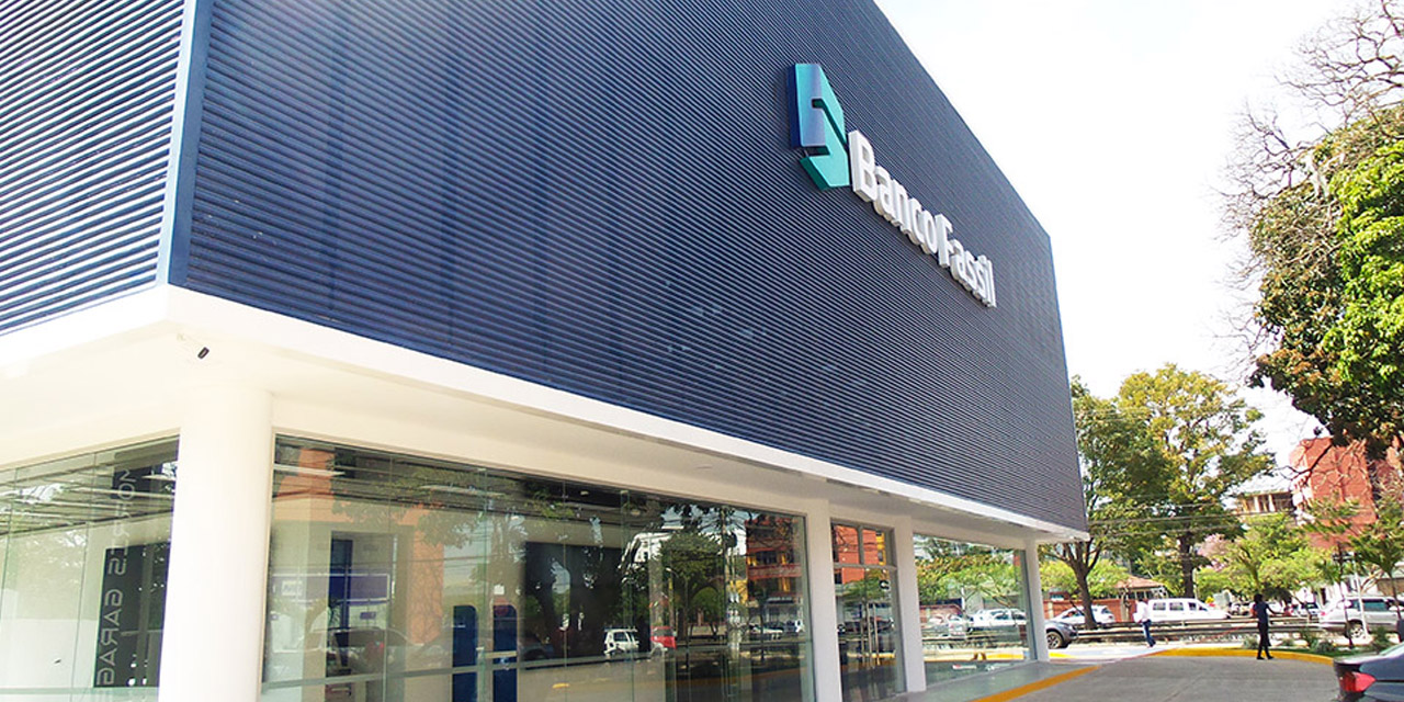 Un inmueble del Banco Fassil en la ciudad de Santa Cruz