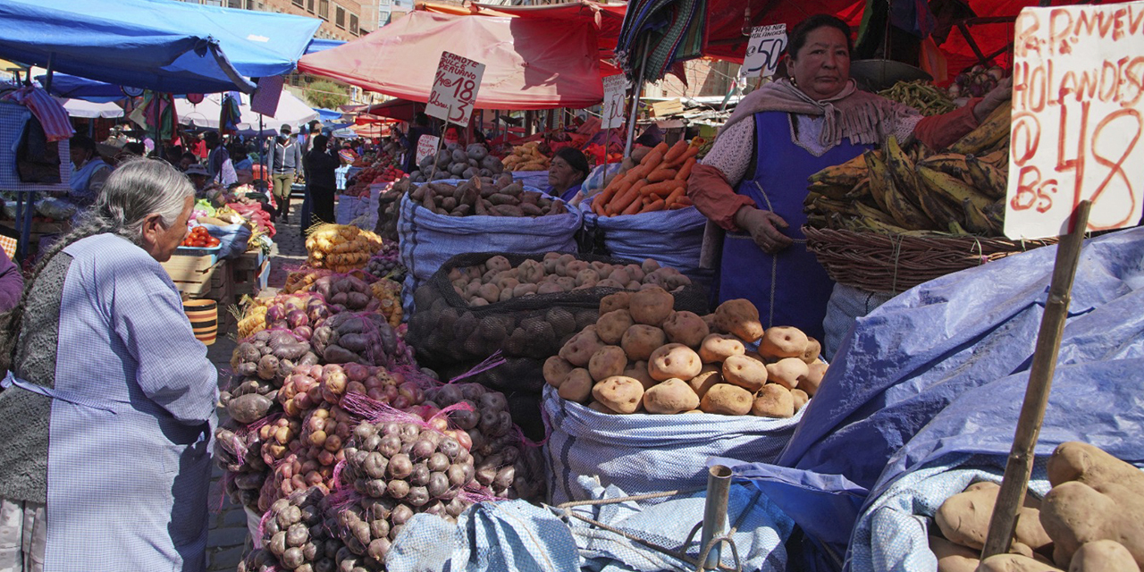 Venta de productos en el mercado Rodríguez, de La Paz. (Foto: Archivo)