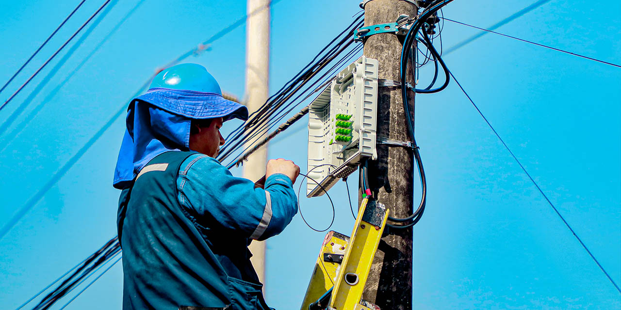 Entel amplía sus redes de Fibra Óptica Al Hogar en el municipio Fernández Alonso de Santa Cruz
