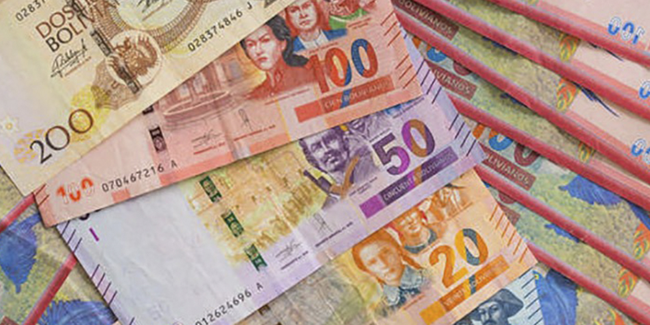 La moneda boliviana se mantiene estable en el país.