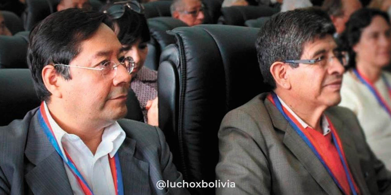 Luis Arce y Carlos Villegas, compañeros de lucha y gestores del Modelo Económico Social Comunitario Productivo. | Foto: RRSS