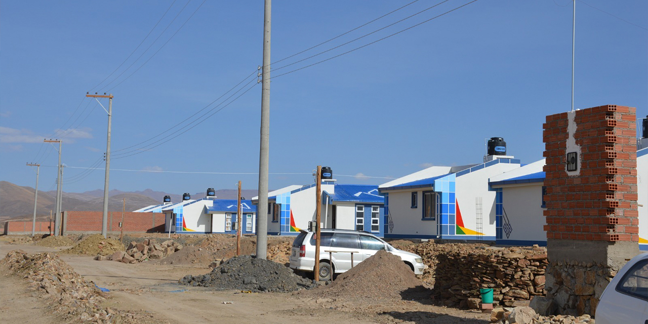 La red eléctrica construida por ENDE, en Oruro. Foto:  ENDE