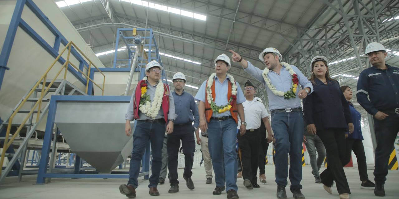 Está ubicada en el Parque Industrial Santiváñez, en Capinota, Cochabamba, y producirá 60 mil toneladas al año.
