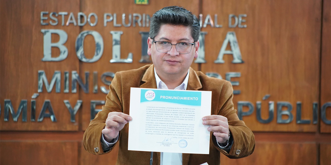 El ministro de Economía y Finanzas Públicas, Marcelo Montenegro, en conferencia de prensa. Foto: Jorge Mamani