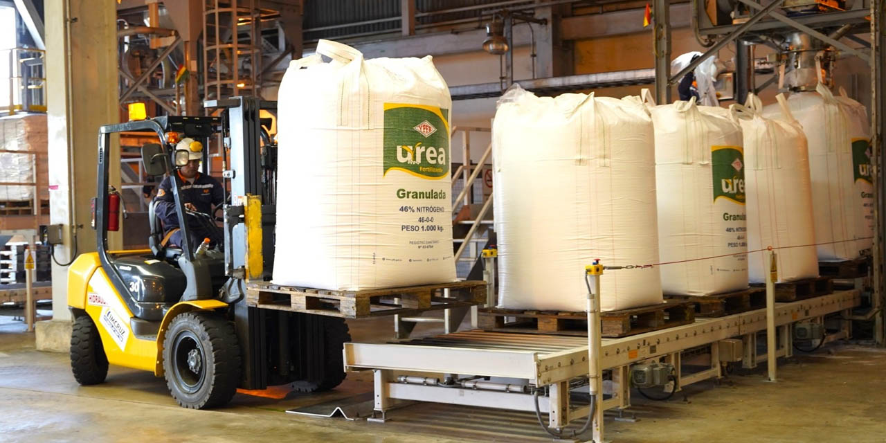 La urea de YPFB es producida en la Planta de Amoniaco y Urea (PAU), en Bulo Bulo, Cochabamba. | Foto: YPFB