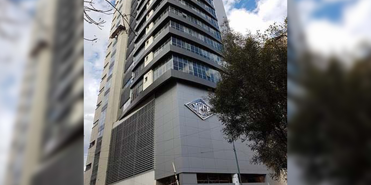 Edificio de YPFB en la ciudad de La Paz. Foto: Archivo.
