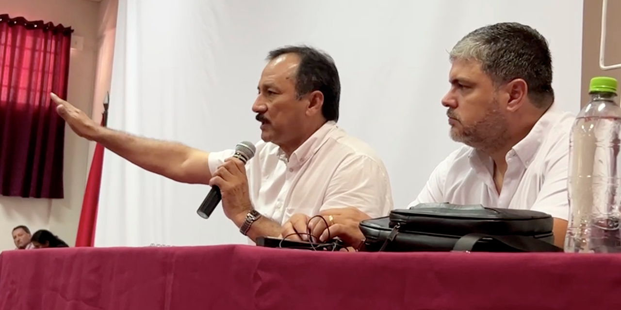 El rector Vicente Cuellar y el vicepresidente del Comité Pro Santa Cruz, Fernando Larach. (Foto: Archivo)