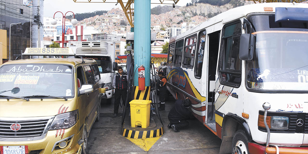 El abastecimiento de combustibles está garantizado por el Gobierno.  | Foto: Jorge Mamani