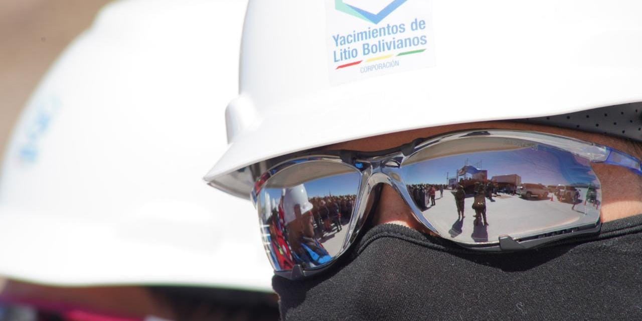 Uno de los profesionales de la estatal Yacimientos de Litio Bolivianos (YLB). Foto: Archivo