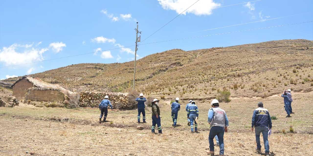 En el área urbana se registró un aumento del 99,6% en 2020 al 99,8% en 2022. Foto:  ENDE