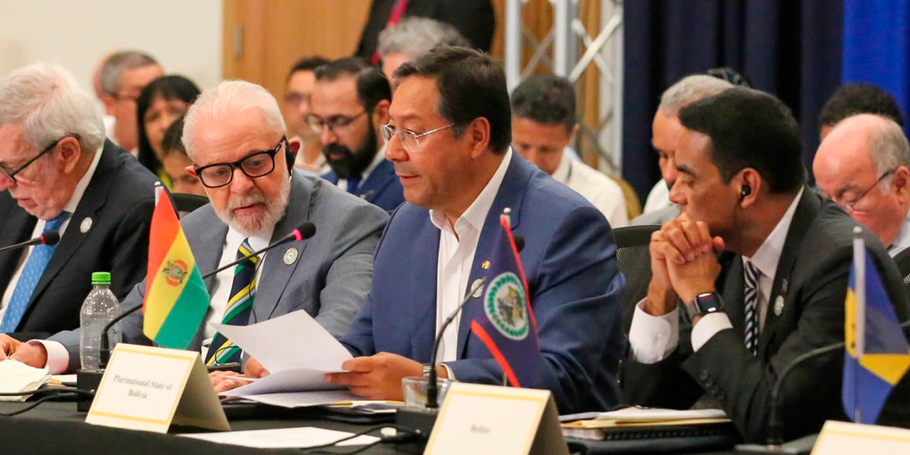 El presidente Luis Arce en la plenaria de la VIII Cumbre de la Comunidad de Estados Latinoamericanos y Caribeños (CELAC). Foto: Comunicación Presidencial