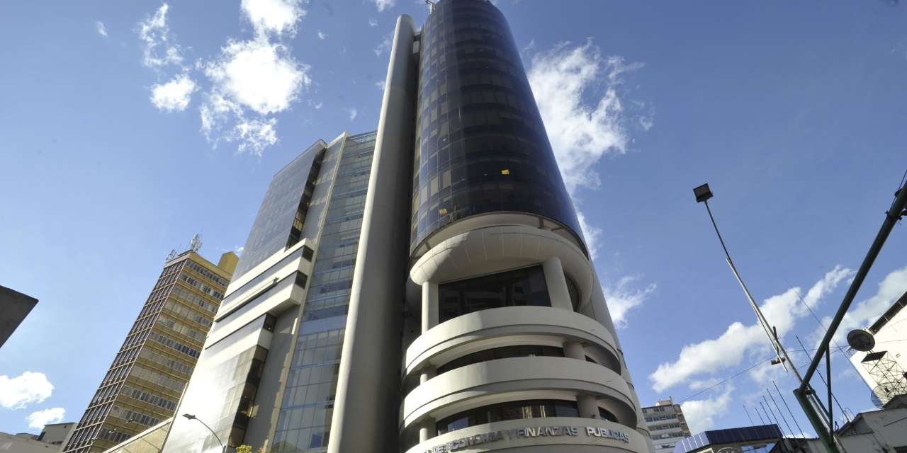 Edificio del Ministerio de Economía y Finanzas Públicas, en la ciudad de La Paz. Foto: MEFP.