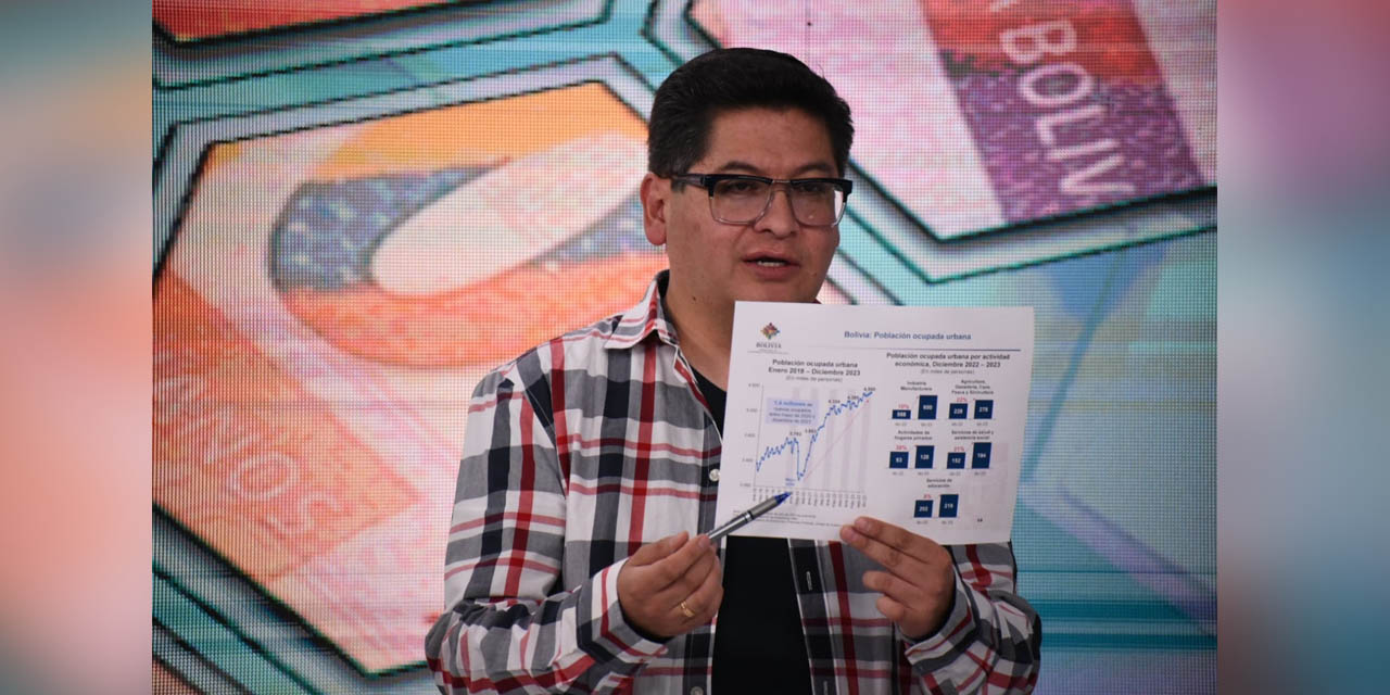 El ministro de Economía, Marcelo Montenegro, en entrevista con Bolivia Tv.