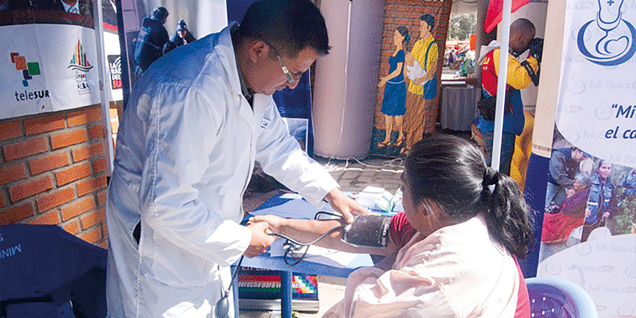 El sector salud aglutina a médicos, enfermeros y otro tipo de personal vinculado al área. Foto: Min. de Salud