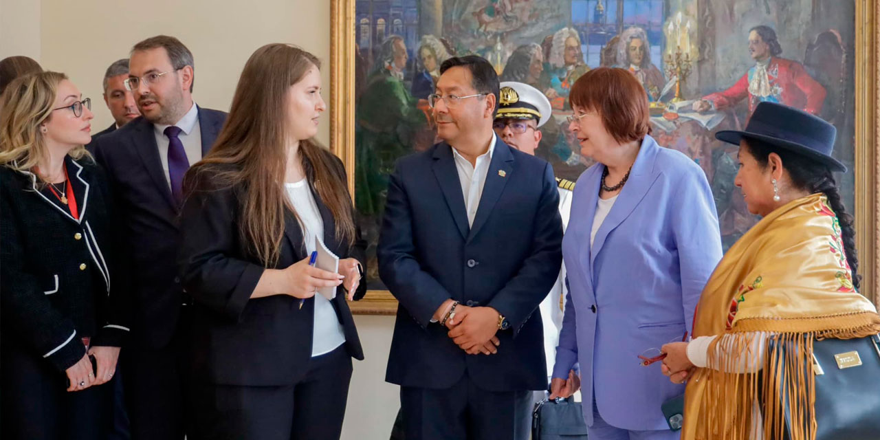 El presidente Luis Arce en la Universidad Estatal San Petersburgo, Rusia. Foto: Comunicación Presidencial