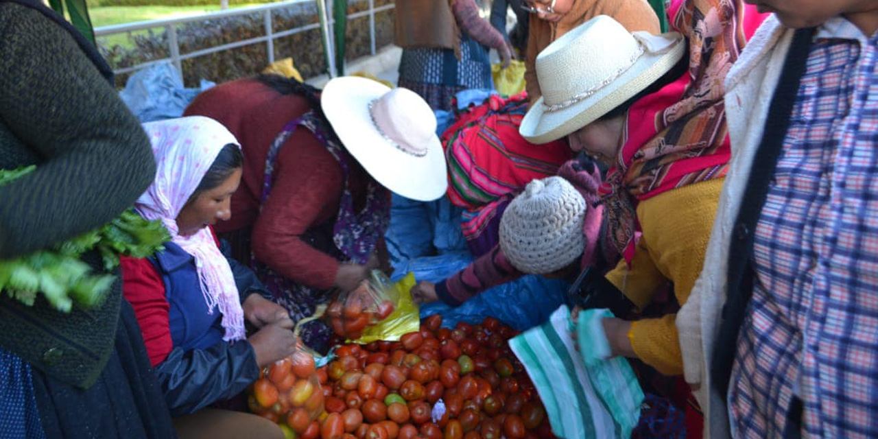 Así se realiza la "Feria del Campo a la Olla” este sábado. Foto:MDRyT