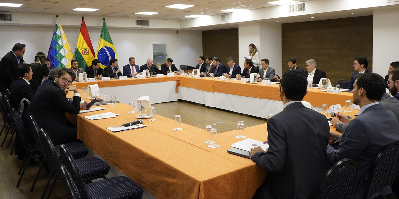 Bolivia y Brasil fortalecerán la cooperación en la producción de gas, fertilizantes y litio