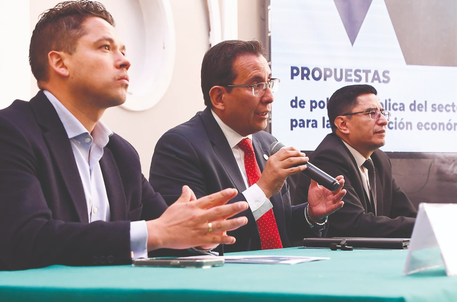 DebateTipoDeCambio78242