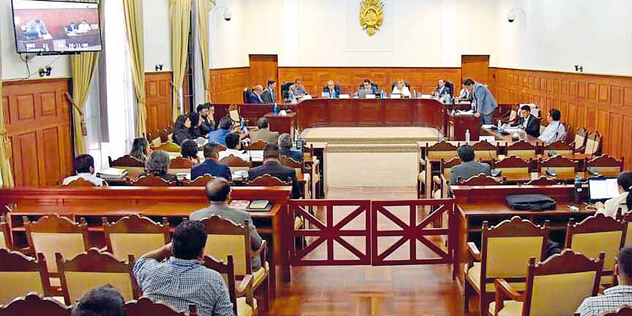 El Tribunal de Juicio de Responsabilidades evalúa las pruebas documentales y testimoniales presentadas por la parte acusadora. Foto: Archivo