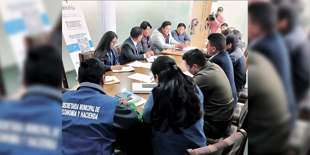 Una de las primeras reuniones del Comité de Seguridad Alimentaria de Oruro. 
