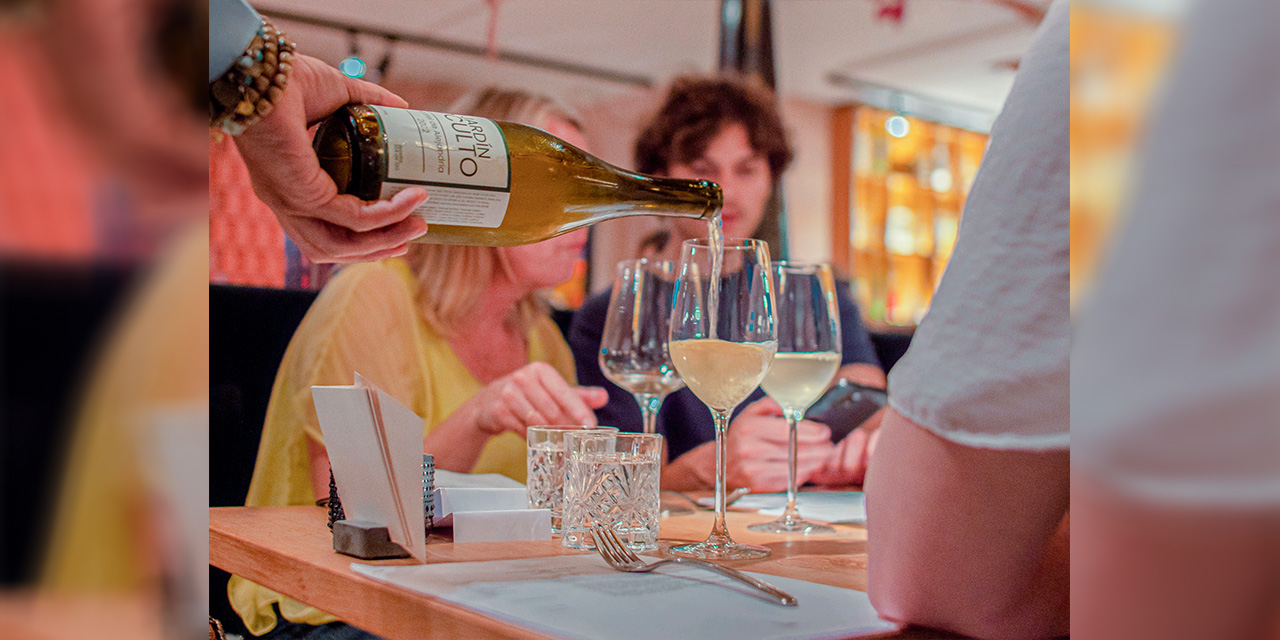 Vinos y singanis bolivianos brillan en el restaurante Nazka de Ámsterdam