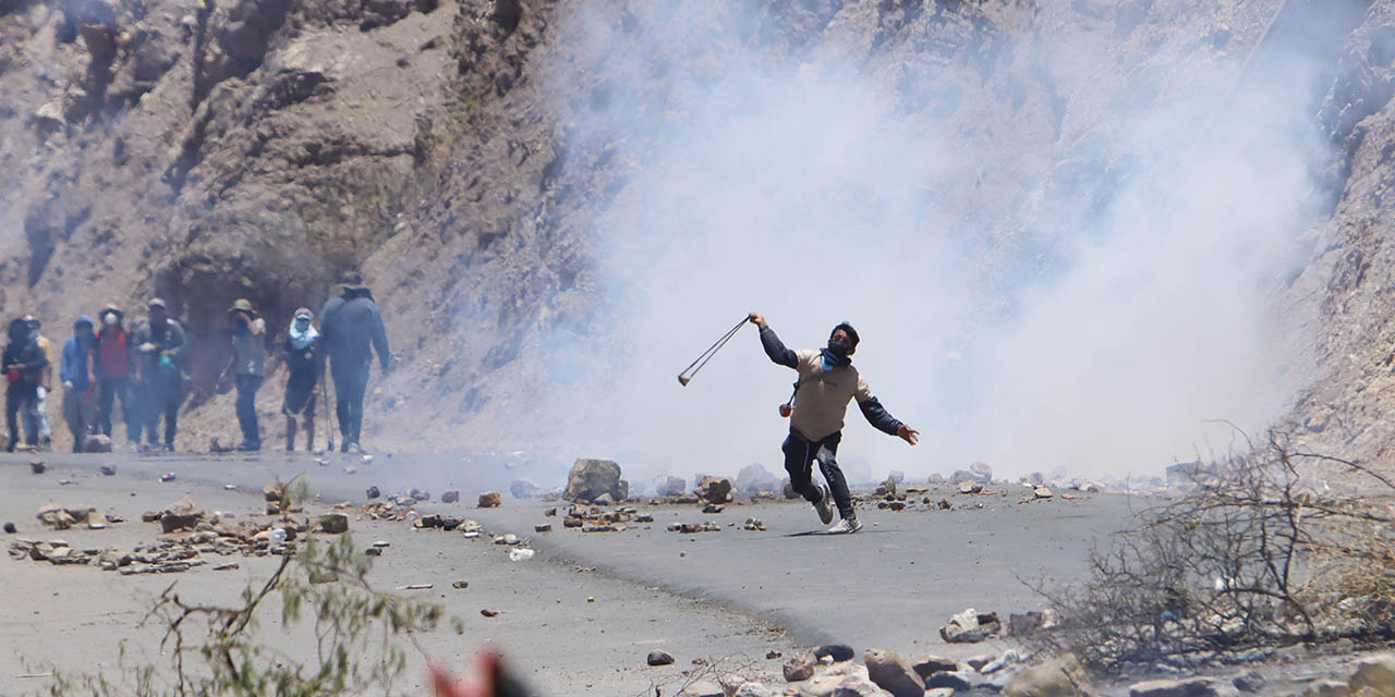 El bloqueo de caminos en Parotani, Cochabamba. Foto: Radio Soberanía