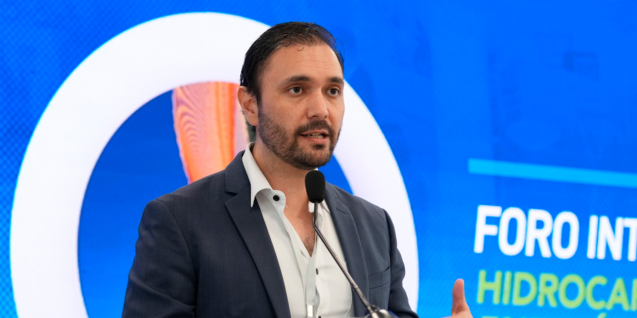 El director de Evaluación y Control de Proyectos de YPFB, Jorge Ríos Urquidi.