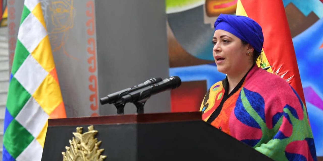 Prada: El Gobierno está devolviendo la esperanza a las familias bolivianas