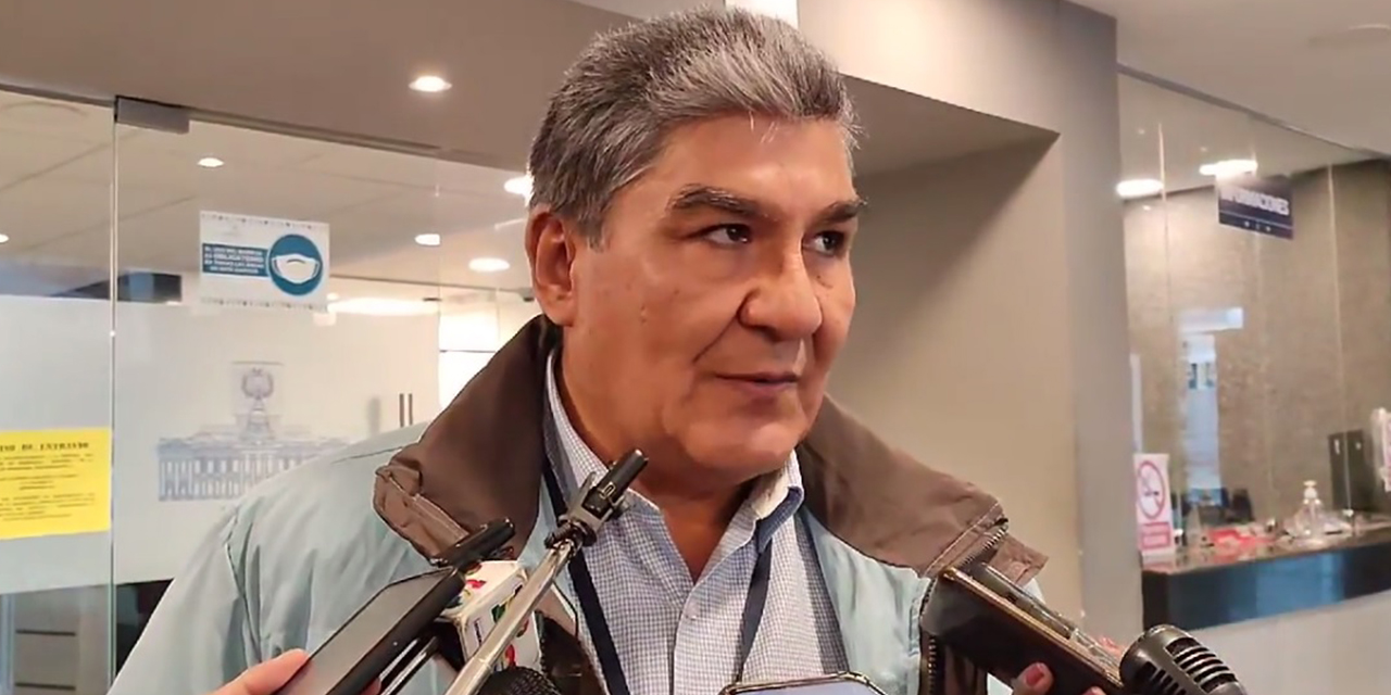 El senador William tórrez del MAS es parte de la Comisión Especial que se conformó en el Senado.