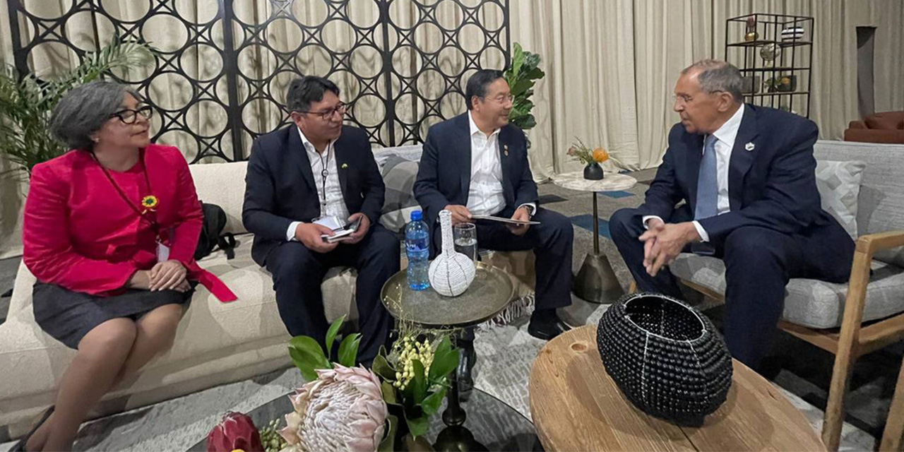 Arce se reúne con Lavrov al margen de la Cumbre de los BRICS