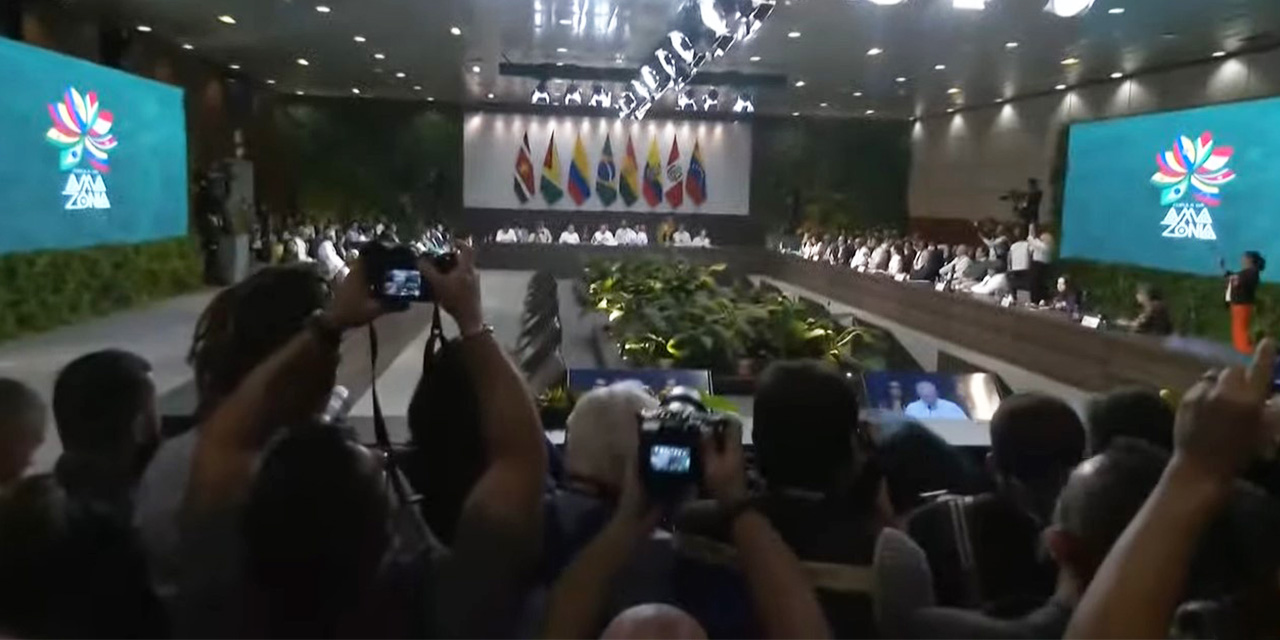 Luis Arce participa en la Cumbre de la Amazonia en Brasil 