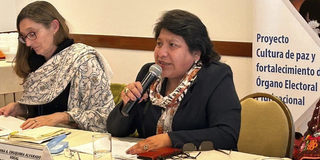 La vocal Dina Chuquimia.