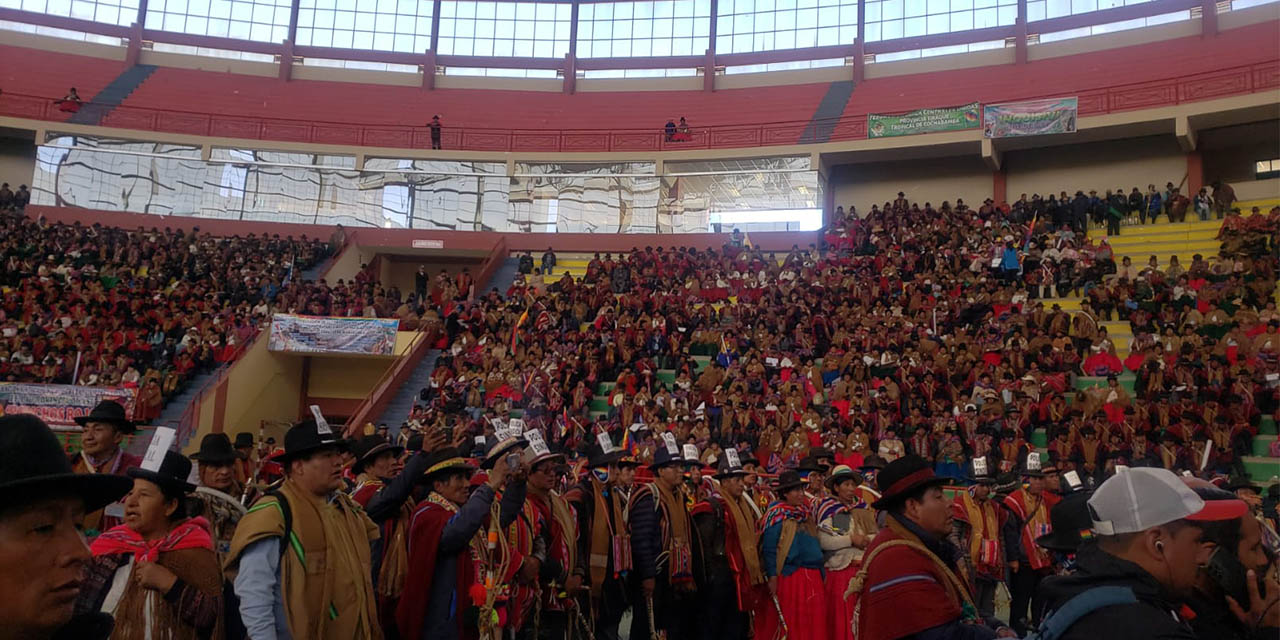 Villca lamenta que un grupo de personas trató de crear “paralelismo” en el congreso de la CSUTCB
