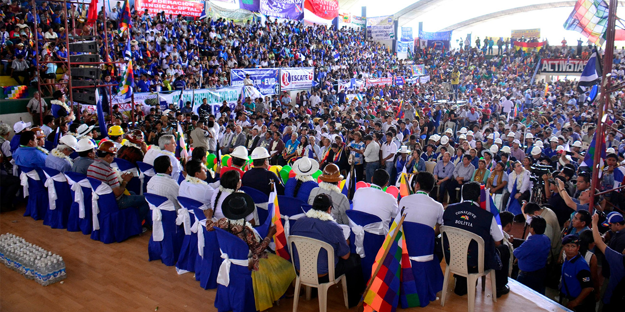 Organizaciones sociales de Cochabamba y Potosí no reconocerán las conclusiones del congreso evista