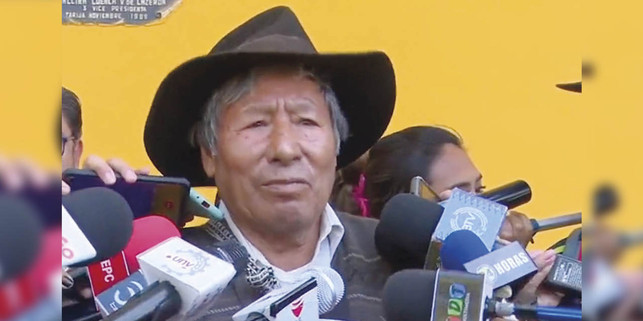 Román Loayza en conferencia de prensa. | Foto: ABI