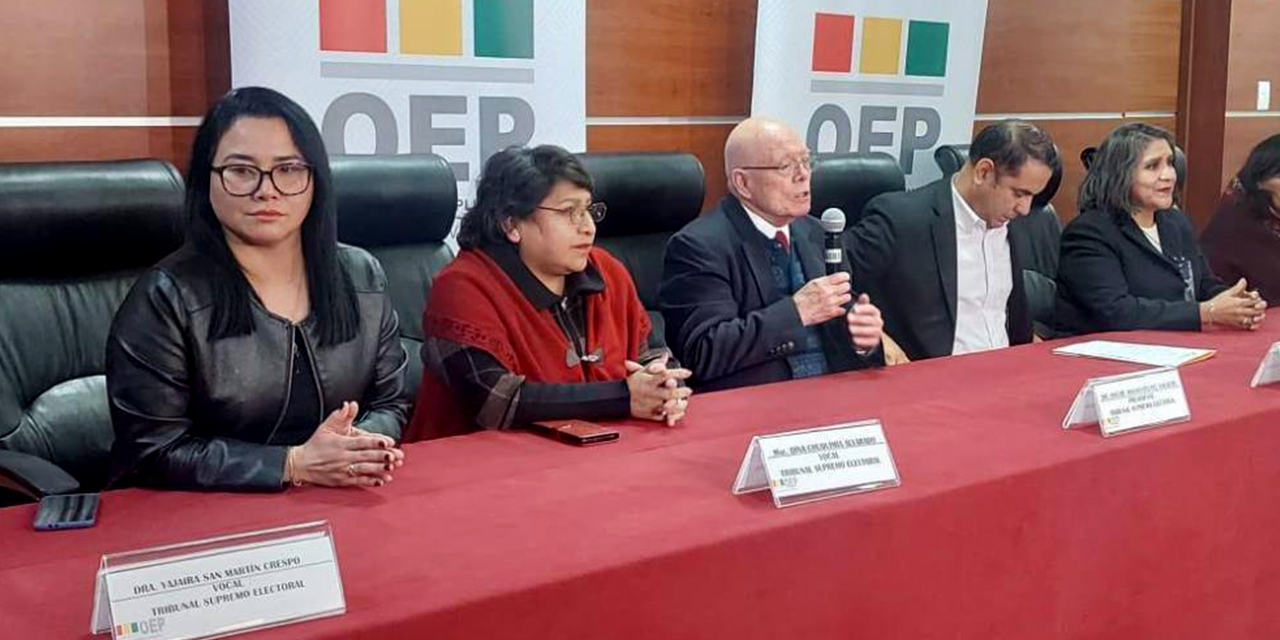 Sala plena del TSE.