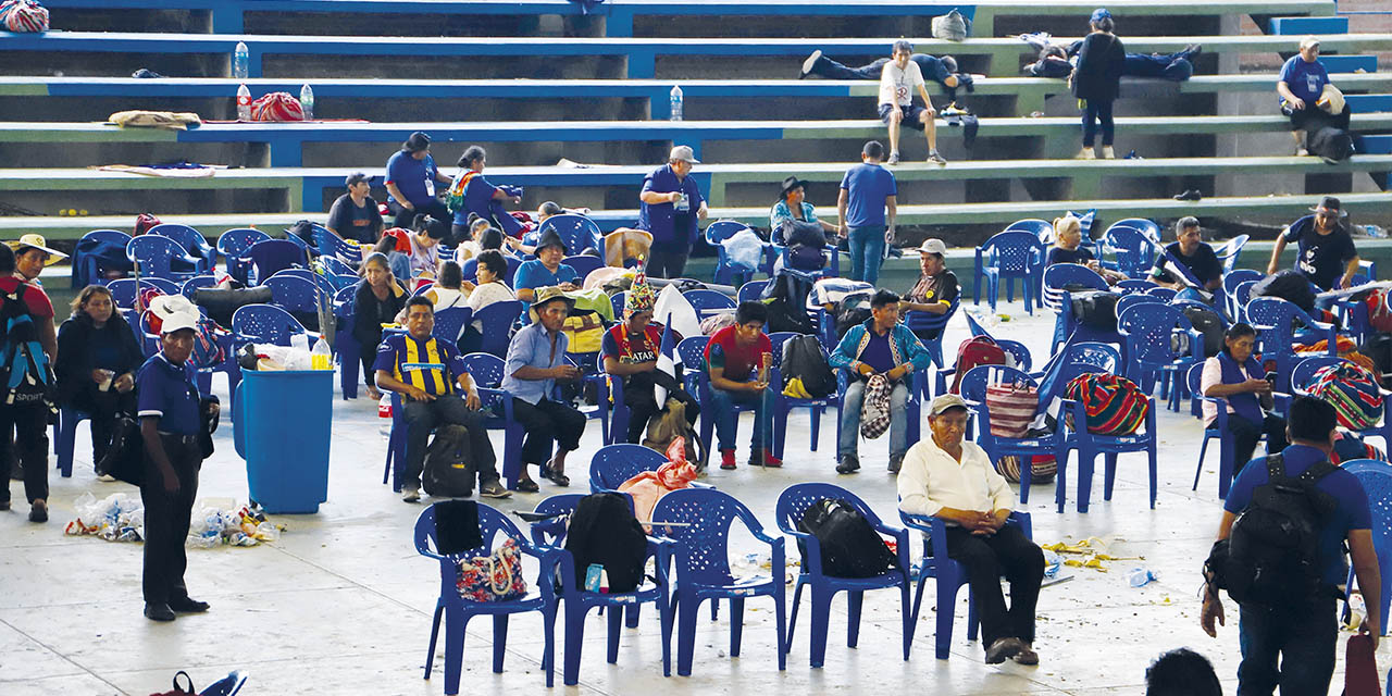 El décimo congreso del MAS en Lauca Ñ, donde se restringió la participación de más de 50 organizaciones sociales del país, incluida la COB.