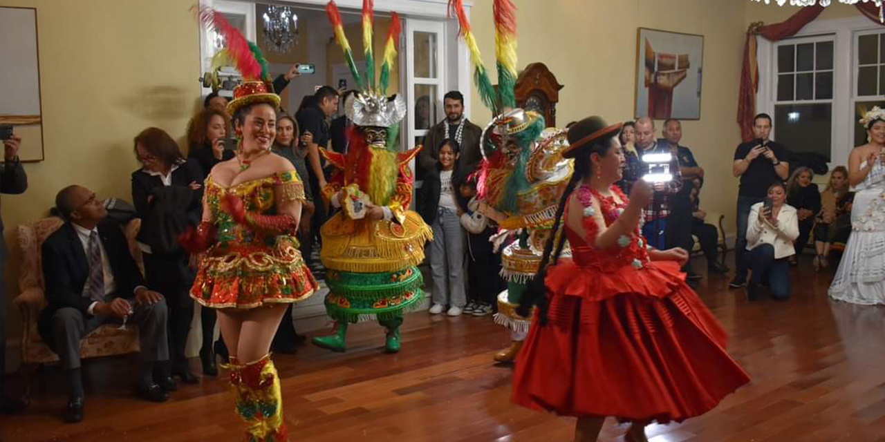 Presentación del Carnaval de Oruro en la embajada de Bolivia en Estados Unidos.  Foto: RRSS